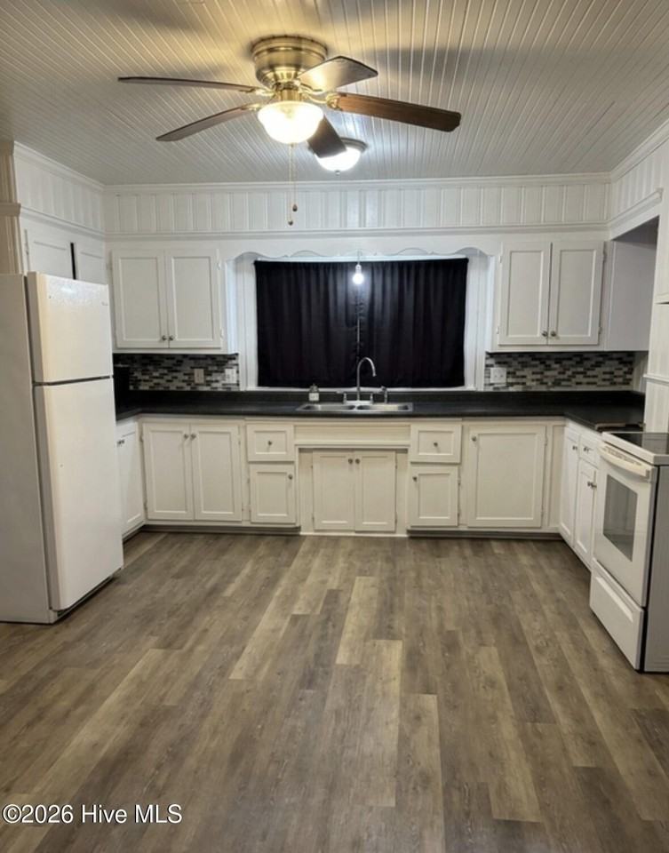 51 Oak Street - Photo 4 of 17