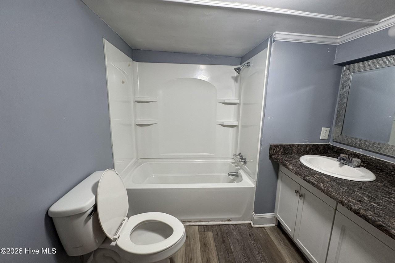 51 Oak Street - Photo 5 of 17