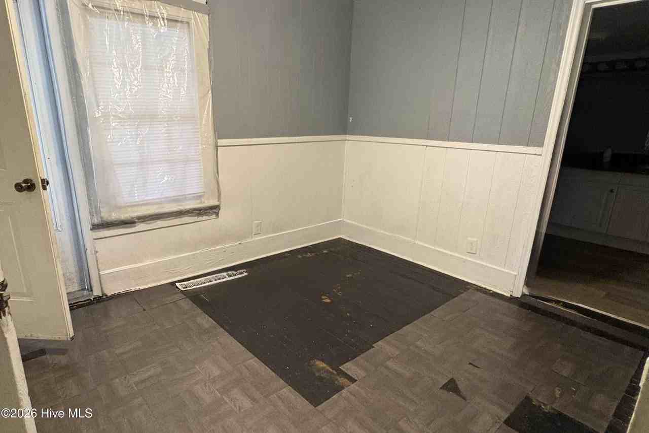 51 Oak Street - Photo 7 of 17