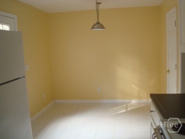 215 Old Mill Rd E - Photo 7 of 12