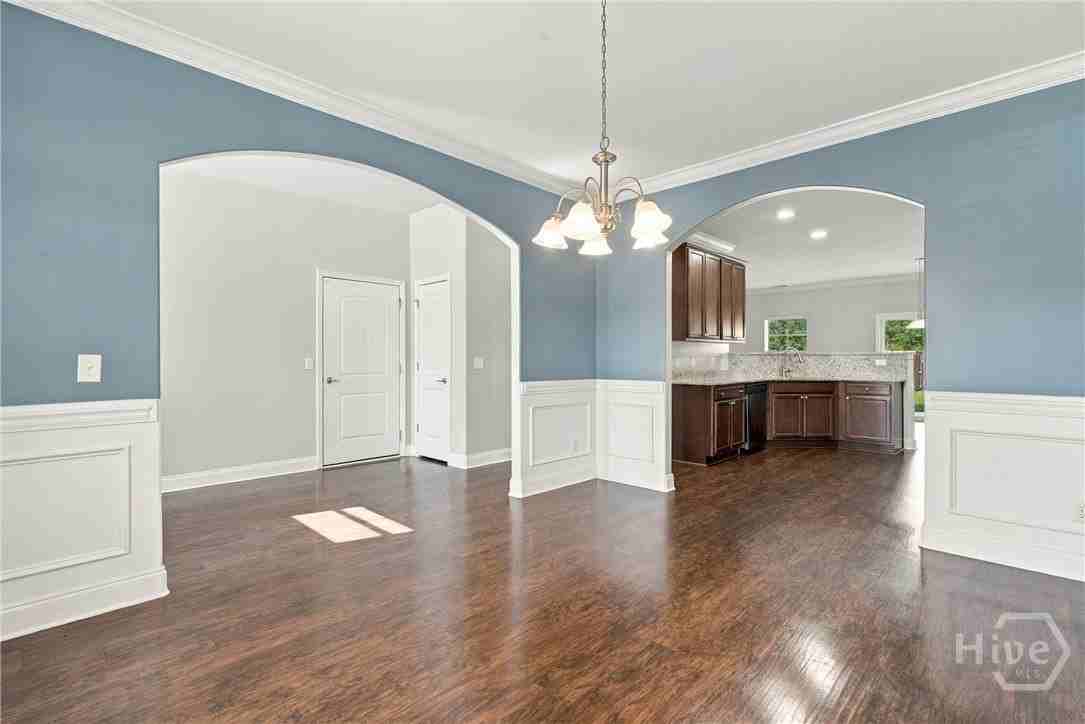 135 Greystone Dr - Photo 2 of 31