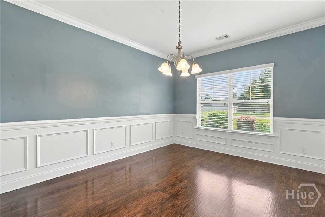 135 Greystone Dr - Photo 3 of 31