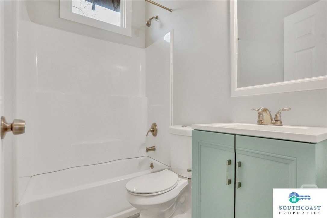 27 W 54th St - Photo 7 of 11