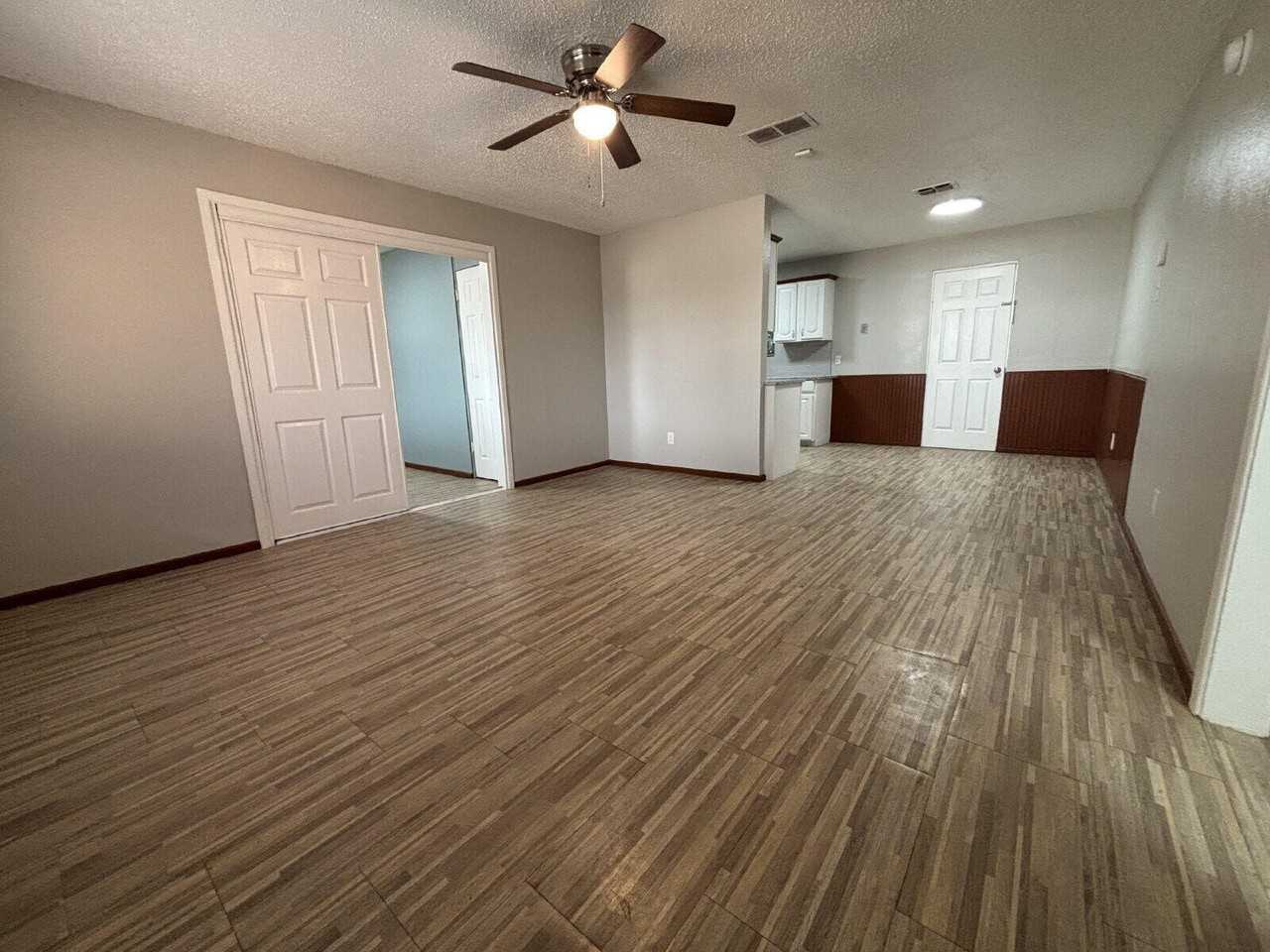 5720 46th St - Photo 3 of 14