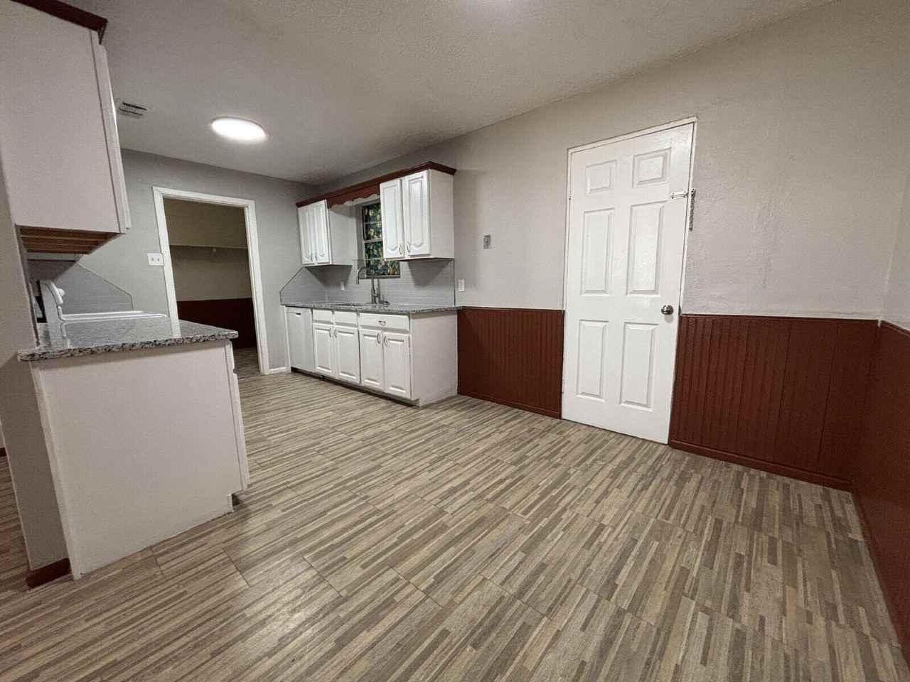 5720 46th St - Photo 5 of 14