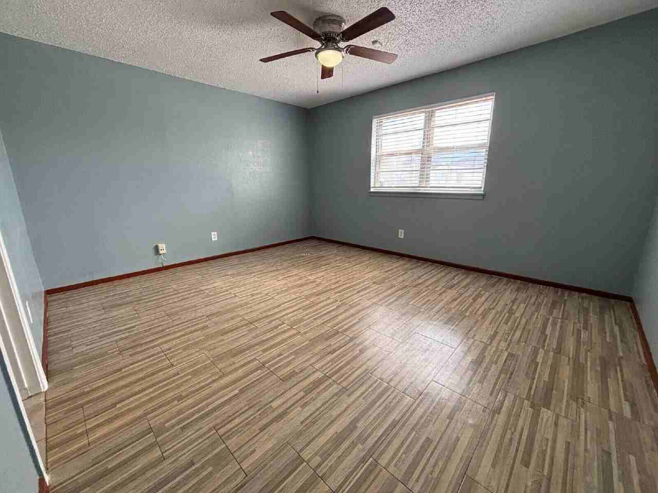 5720 46th St - Photo 7 of 14