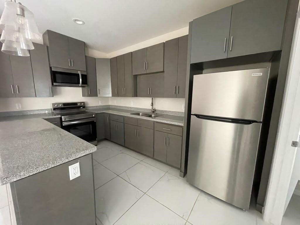 504 Gale St #B201 - Photo 4 of 13