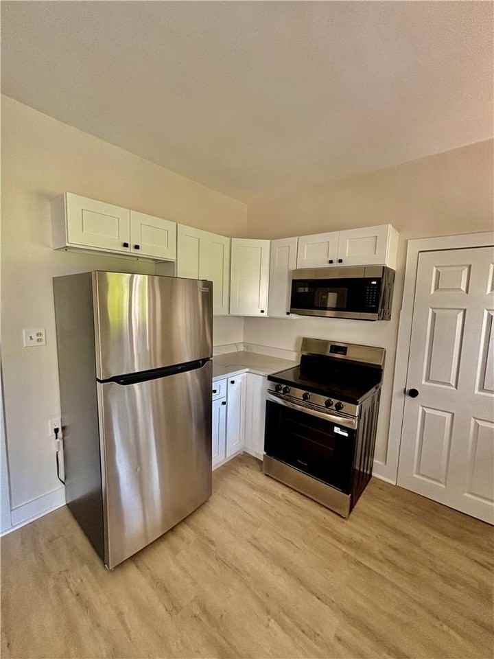 436 Market St - Photo 6 of 14