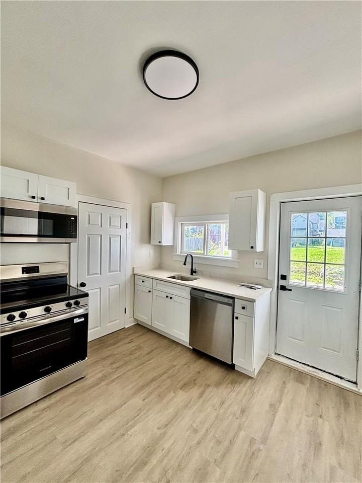 436 Market St - Photo 7 of 14