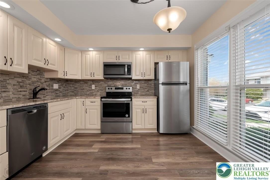 184 Springhouse Rd - Photo 6 of 26