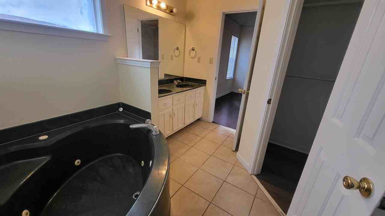 2232 Lake Springs Ln - Photo 7 of 10