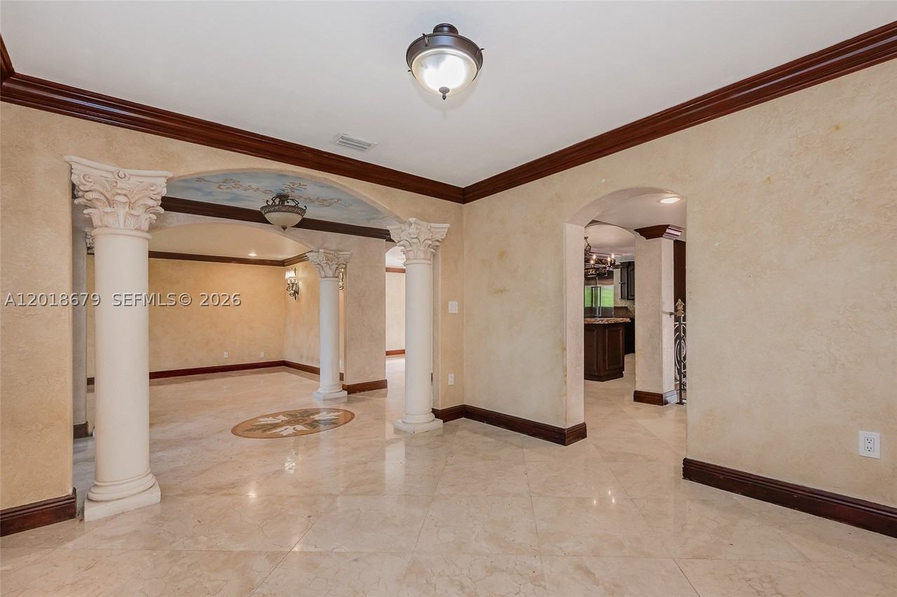 12425 Sw 43rd St - Photo 3 of 45