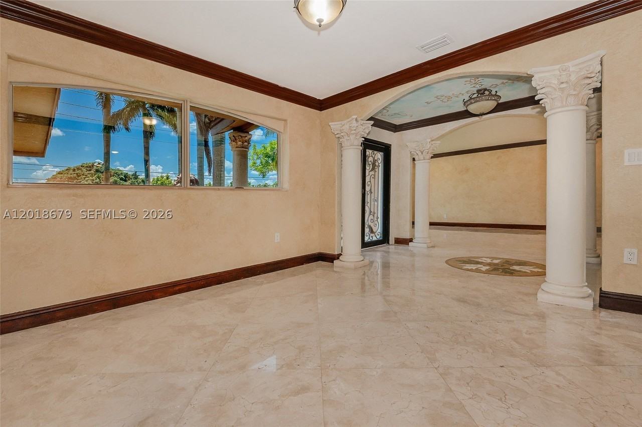 12425 Sw 43rd St - Photo 4 of 45
