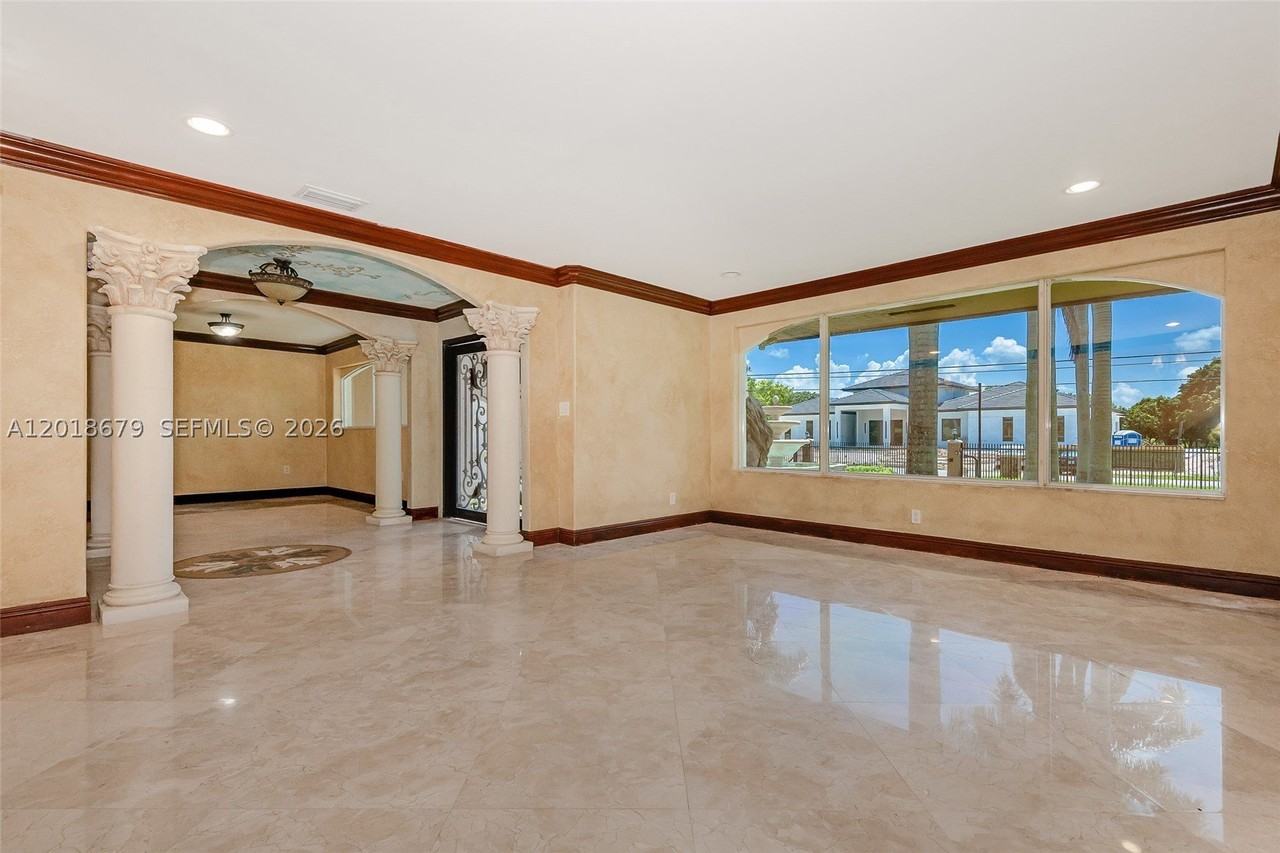 12425 Sw 43rd St - Photo 6 of 45