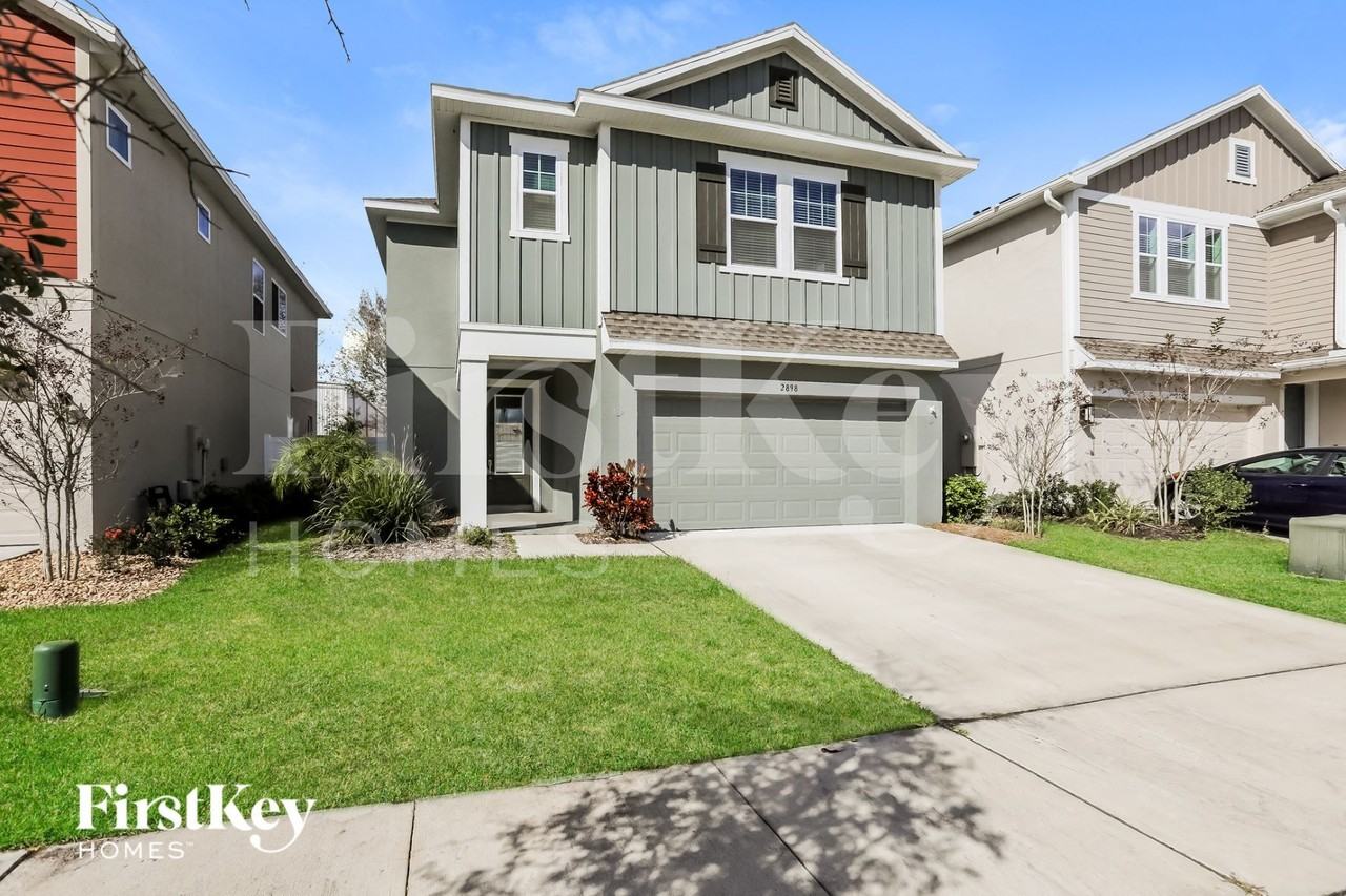 2898 Gipper Cir