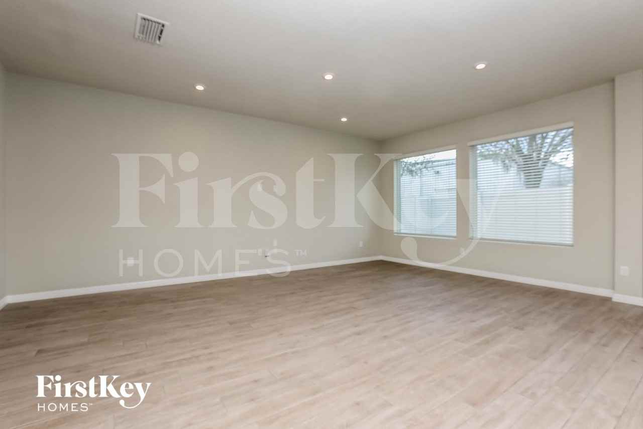 2898 Gipper Cir - Photo 4 of 15