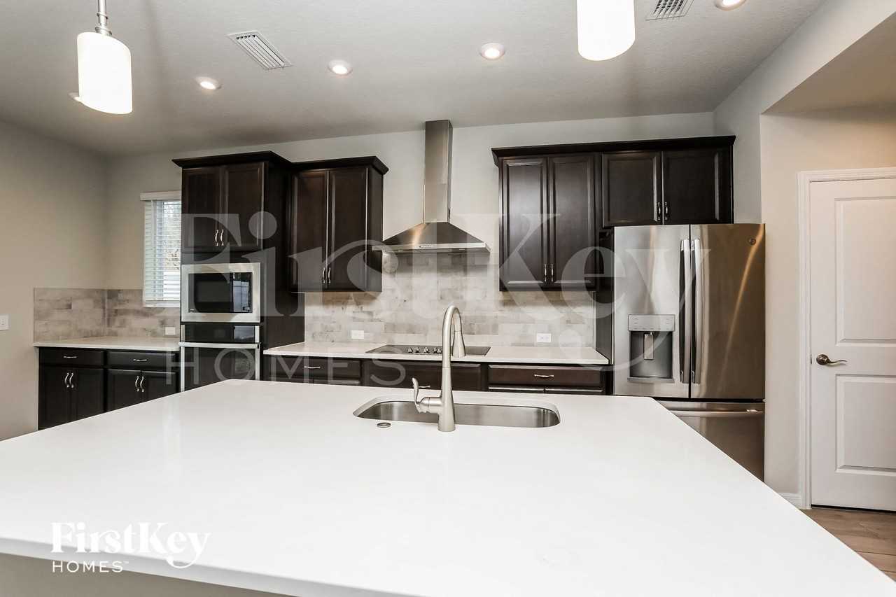 2898 Gipper Cir - Photo 5 of 15