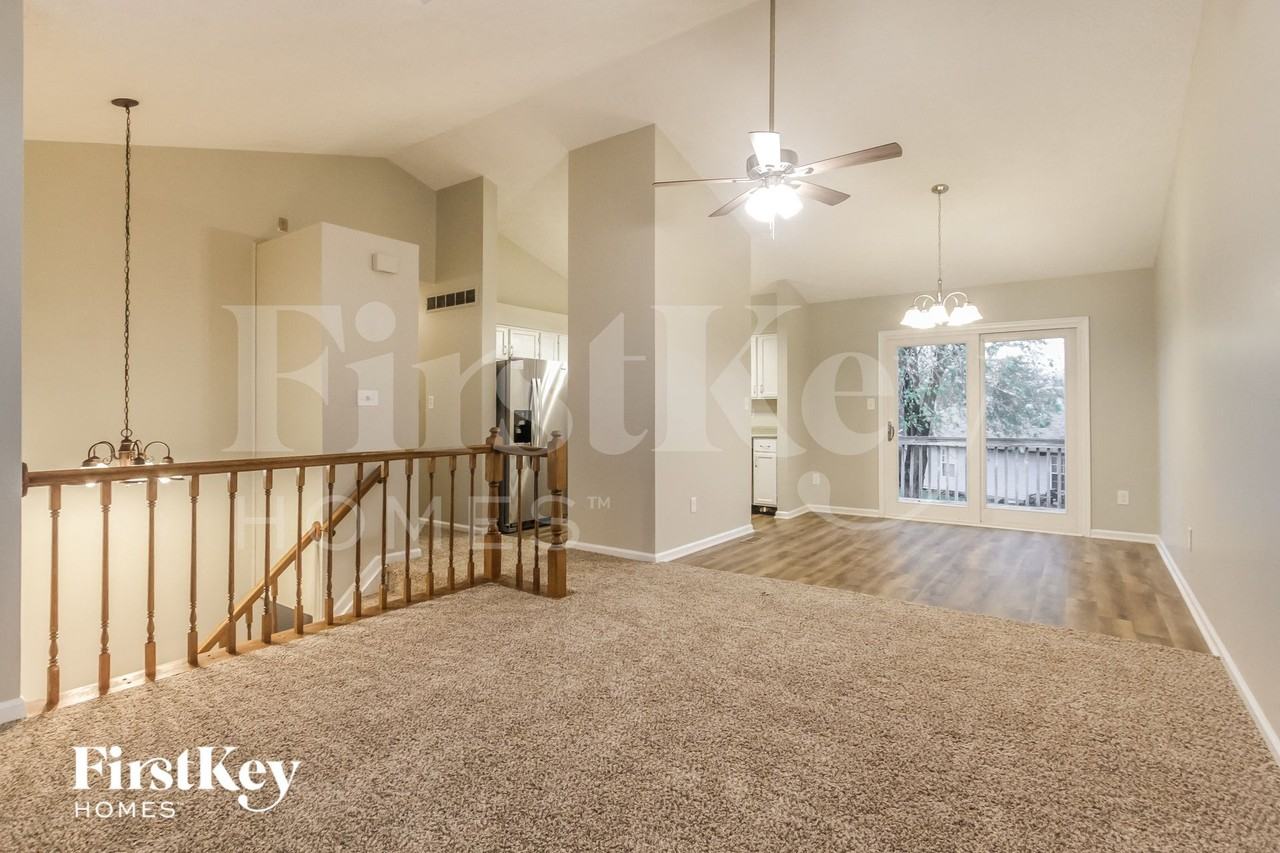 1520 Chase Blvd - Photo 4 of 16
