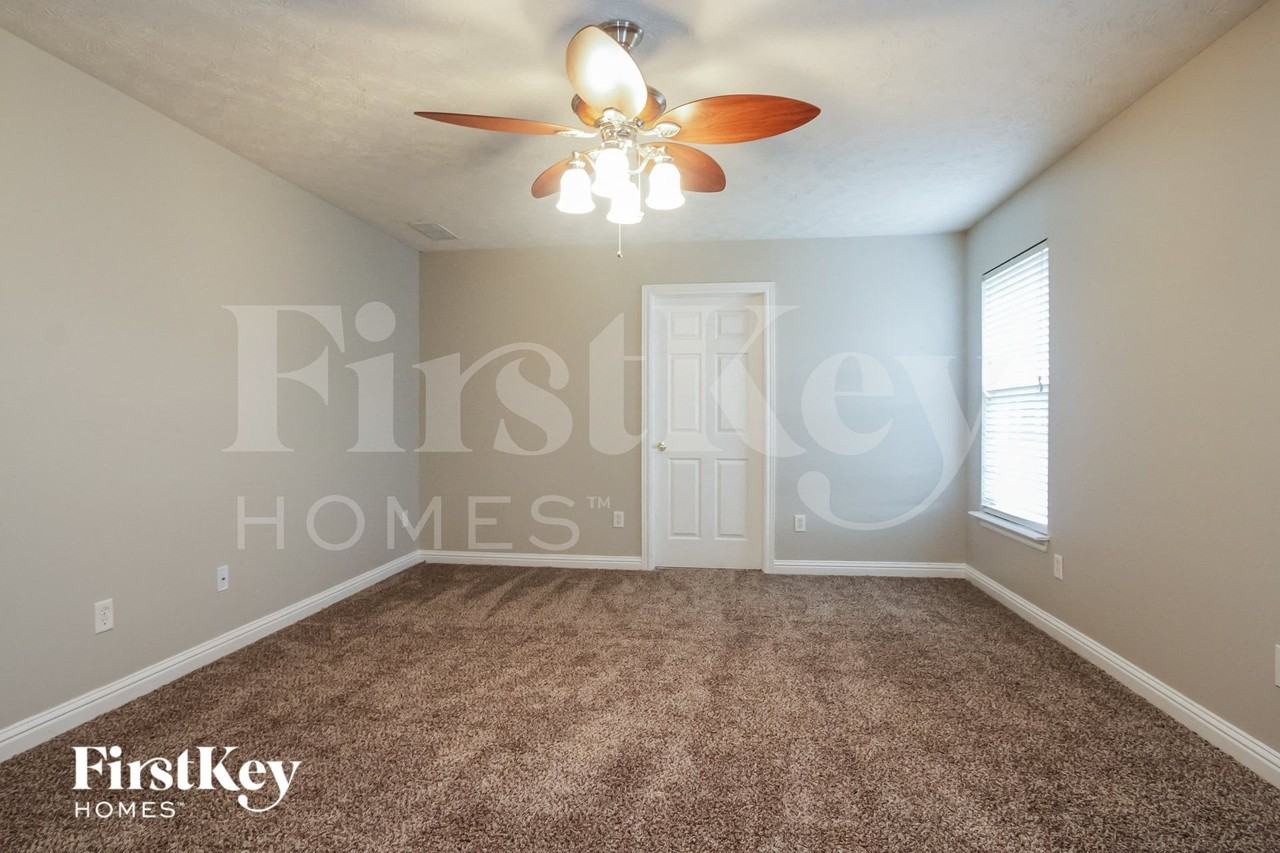 8124 Grassy Meadow Ln - Photo 7 of 15