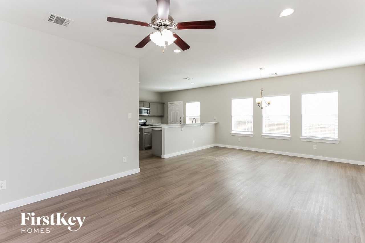 9920 Rio Doso Dr - Photo 4 of 16
