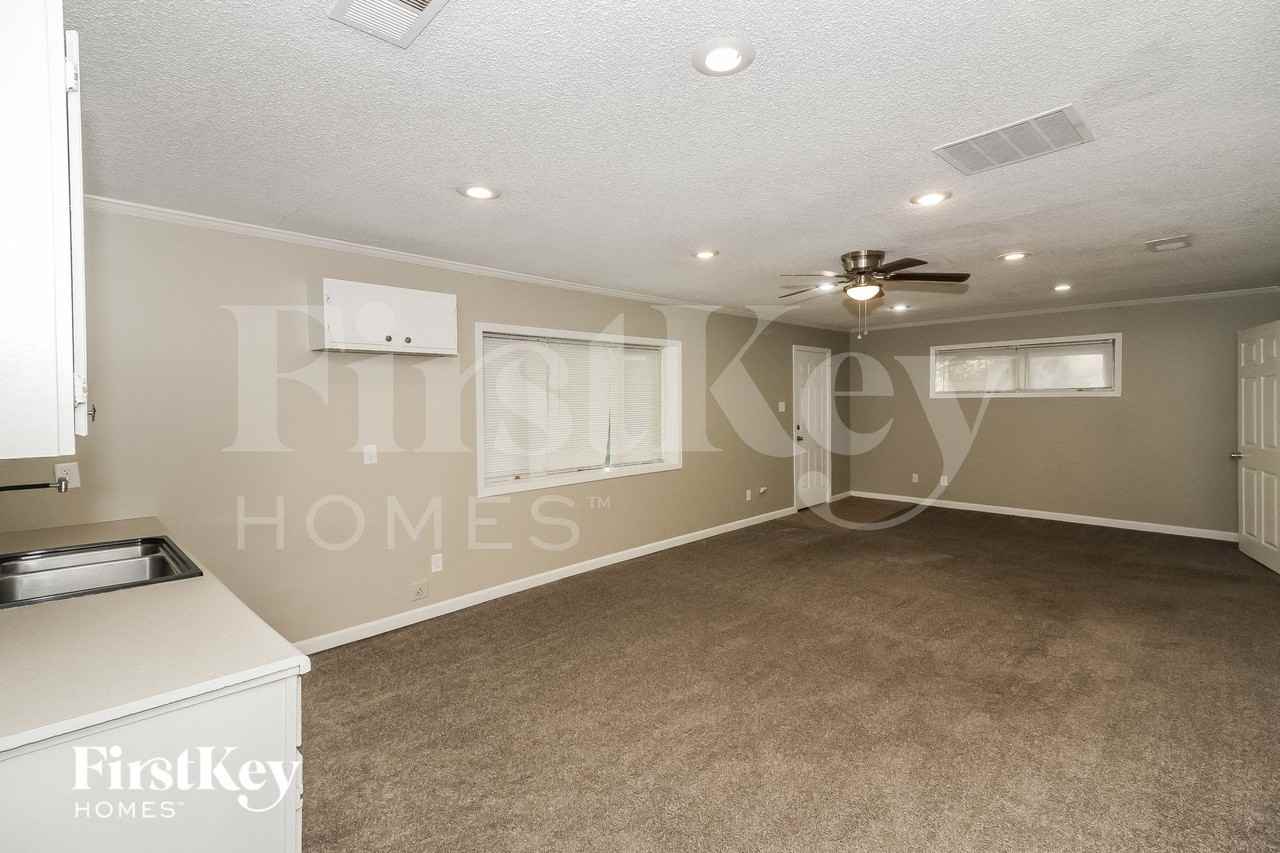 4490 Helene Rd - Photo 2 of 15