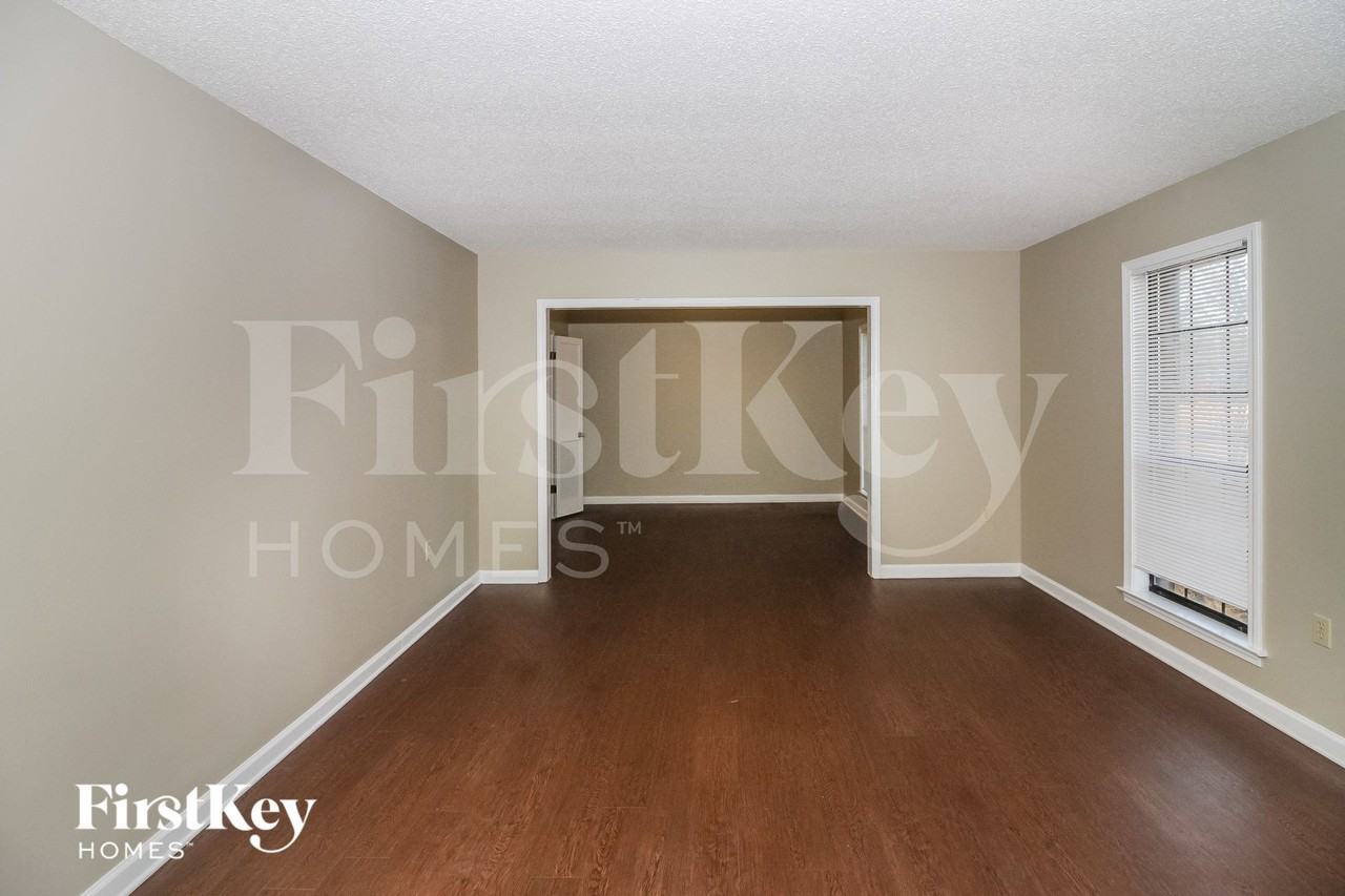 3333 Summerhill Dr - Photo 2 of 15