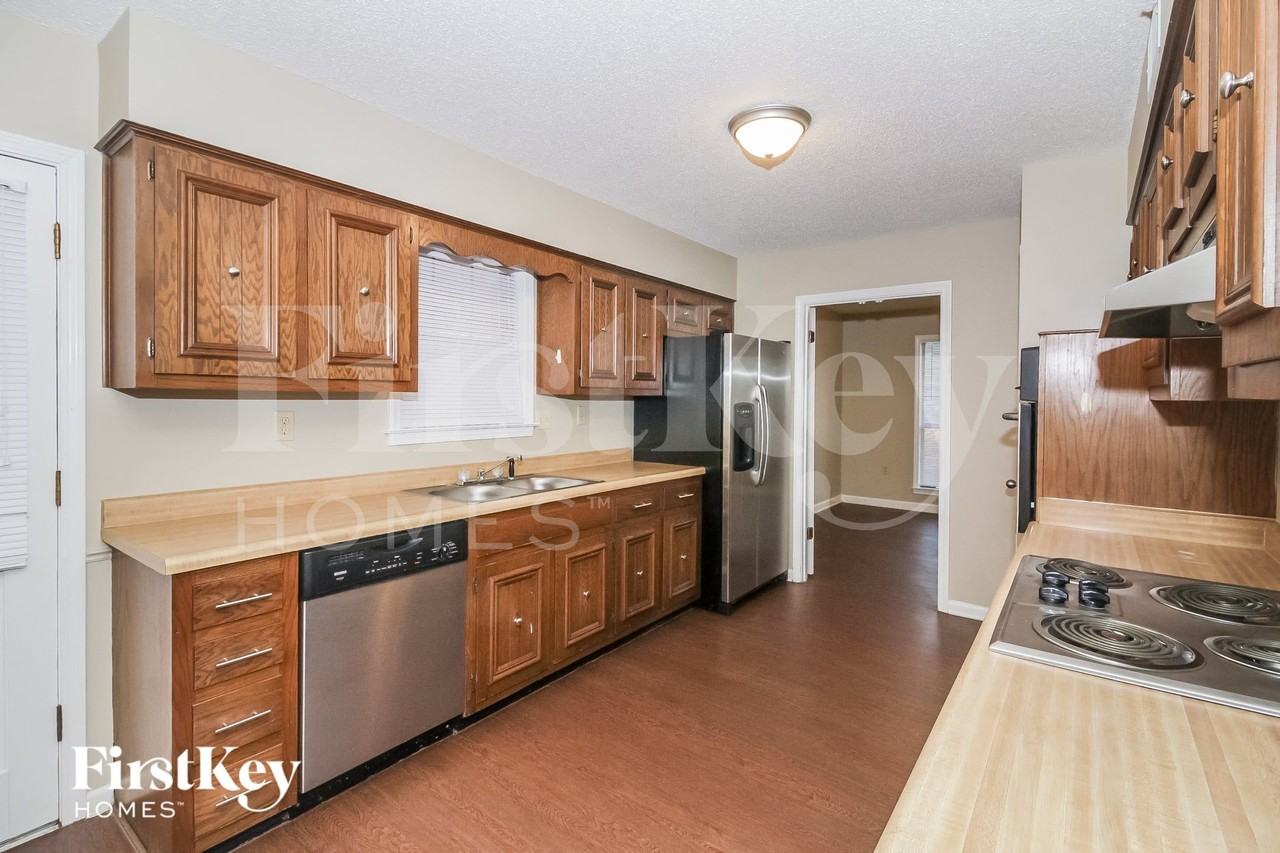 3333 Summerhill Dr - Photo 6 of 15
