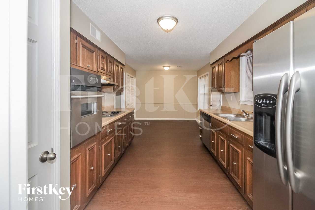 3333 Summerhill Dr - Photo 7 of 15