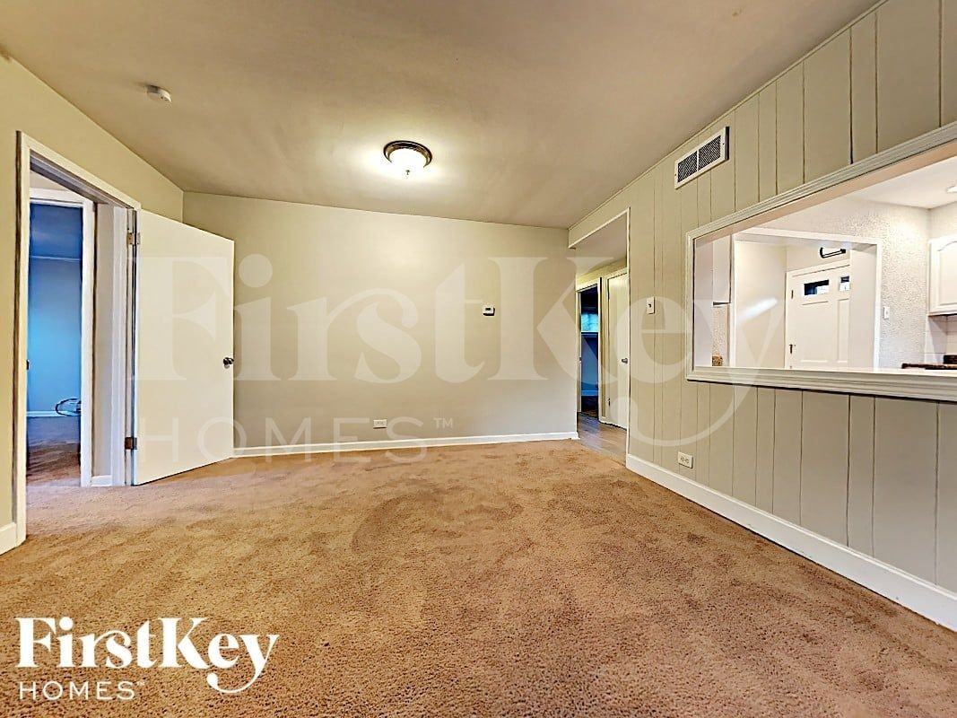 18609 Palmer Cir - Photo 3 of 16