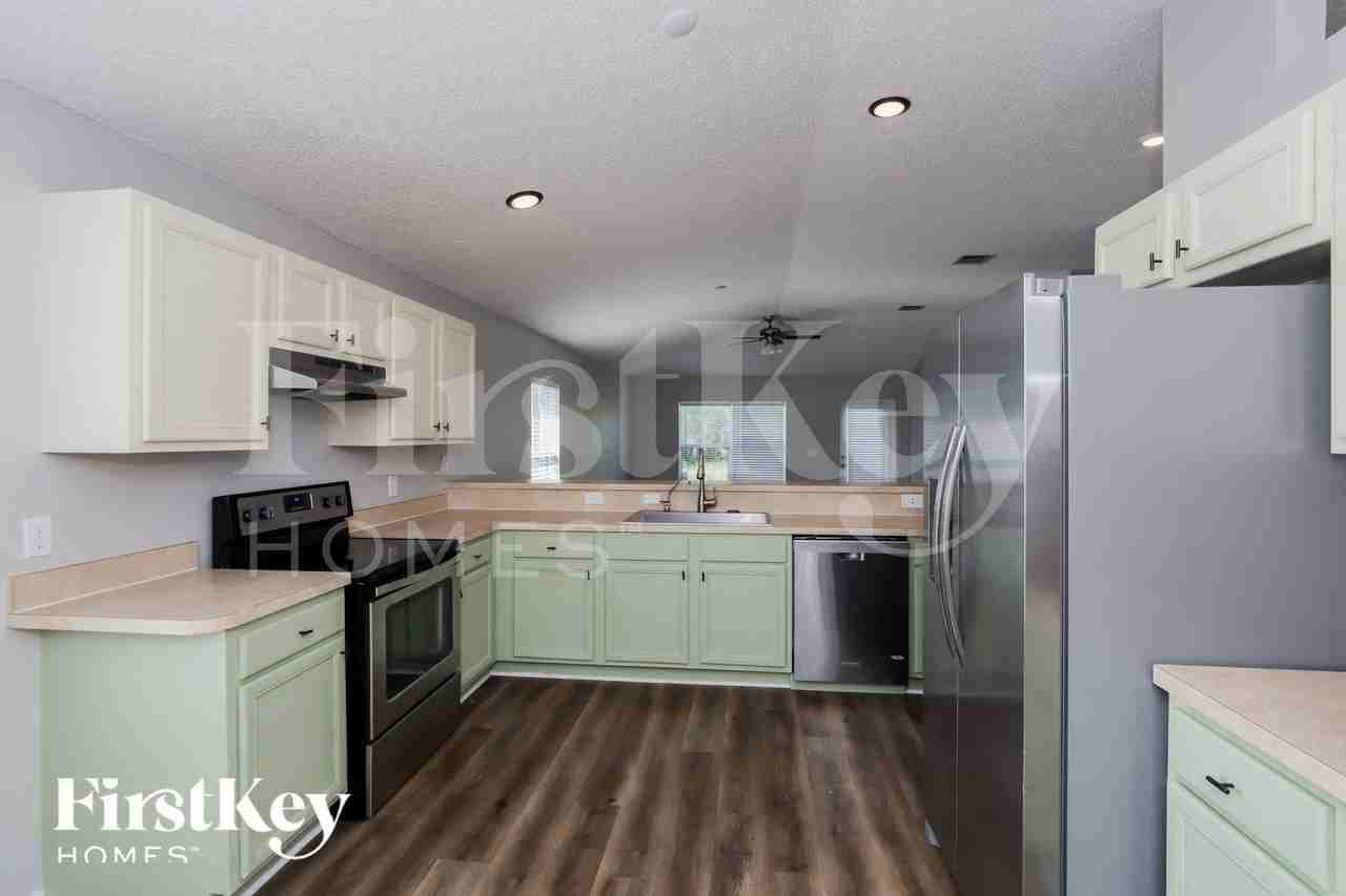 701 Lavender St Se - Photo 6 of 15