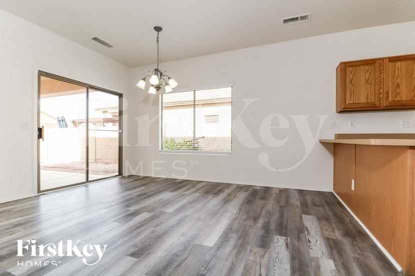 16860 W Cottonwood St - Photo 5 of 15