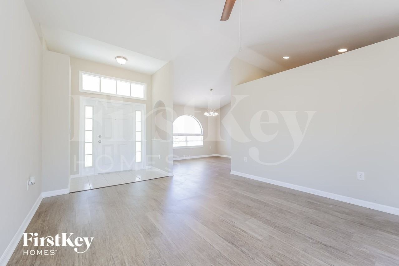 2516 57th St W - Photo 3 of 15
