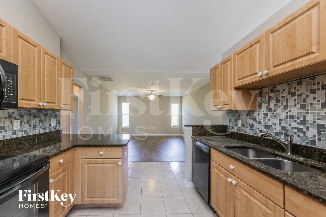 2516 57th St W - Photo 7 of 15