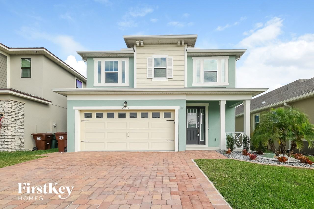 2412 Riverbank Cv