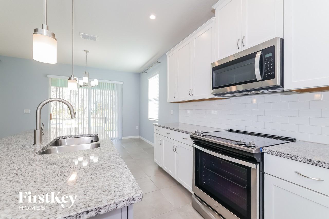 2412 Riverbank Cv - Photo 5 of 15
