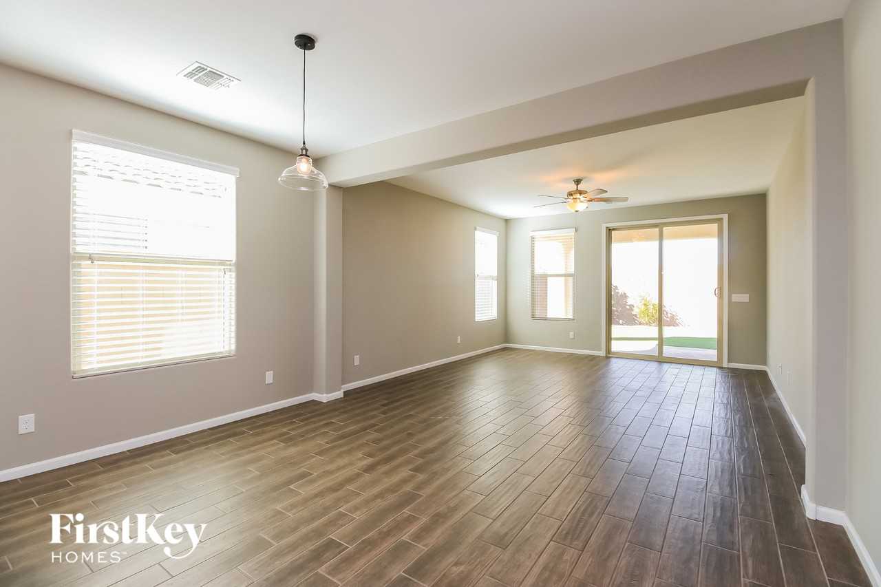 10518 E Corbin Ave - Photo 4 of 15