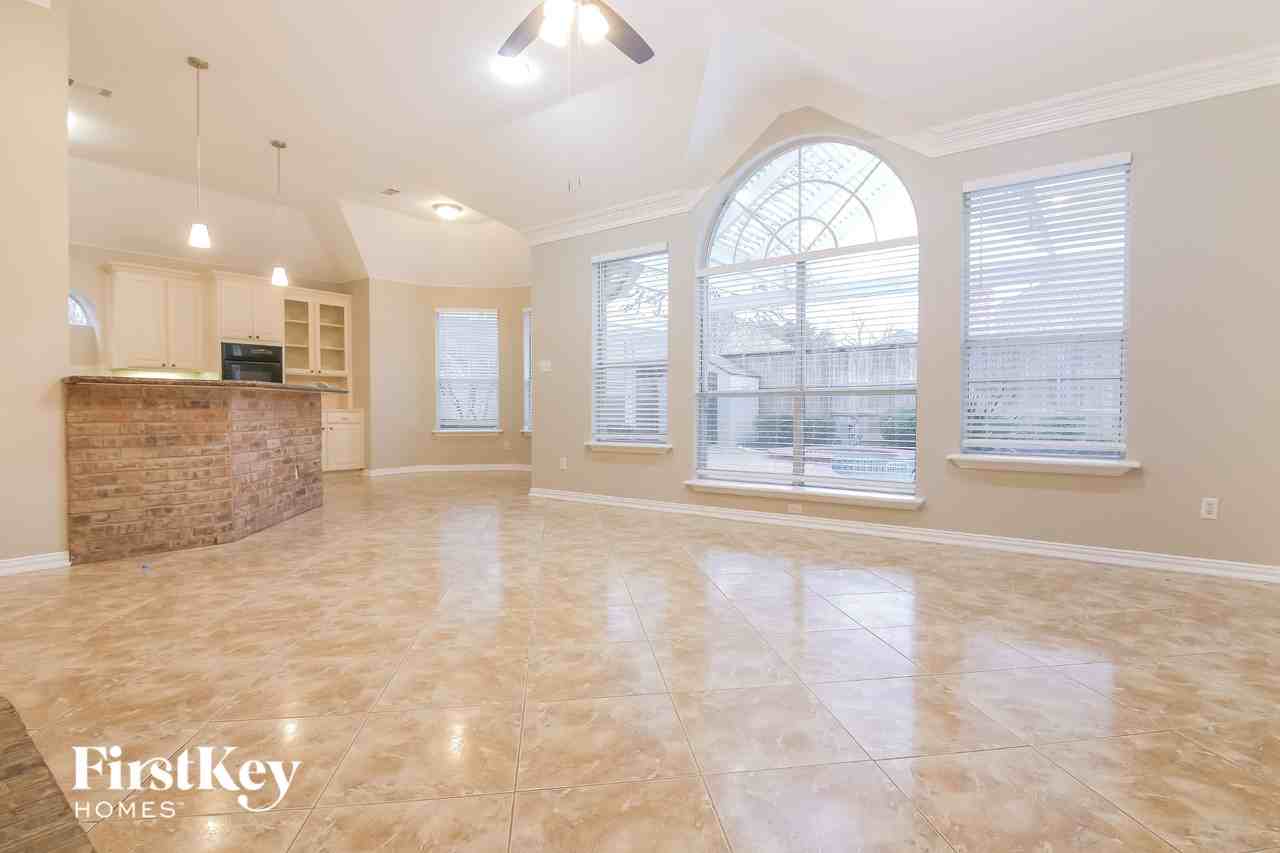 3145 Waterside Dr - Photo 7 of 15