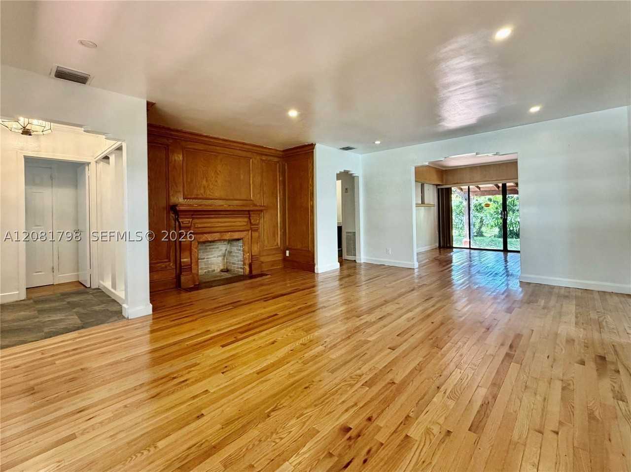 9132 Byron Ave - Photo 6 of 21