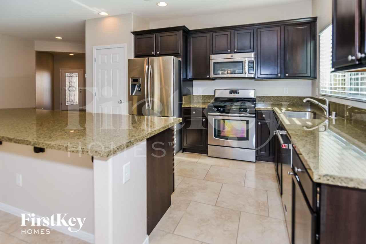 10739 Morning Frost St - Photo 6 of 15