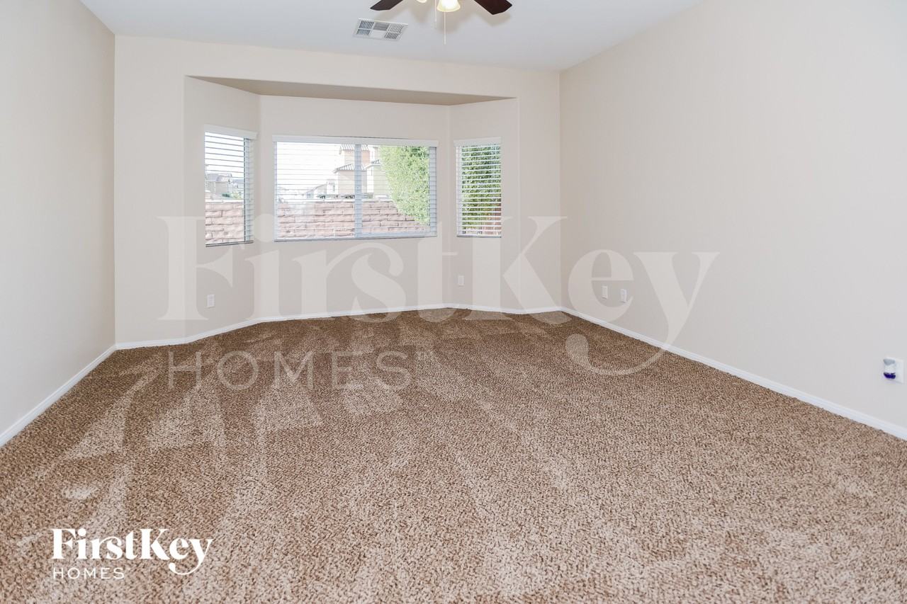 10739 Morning Frost St - Photo 7 of 15