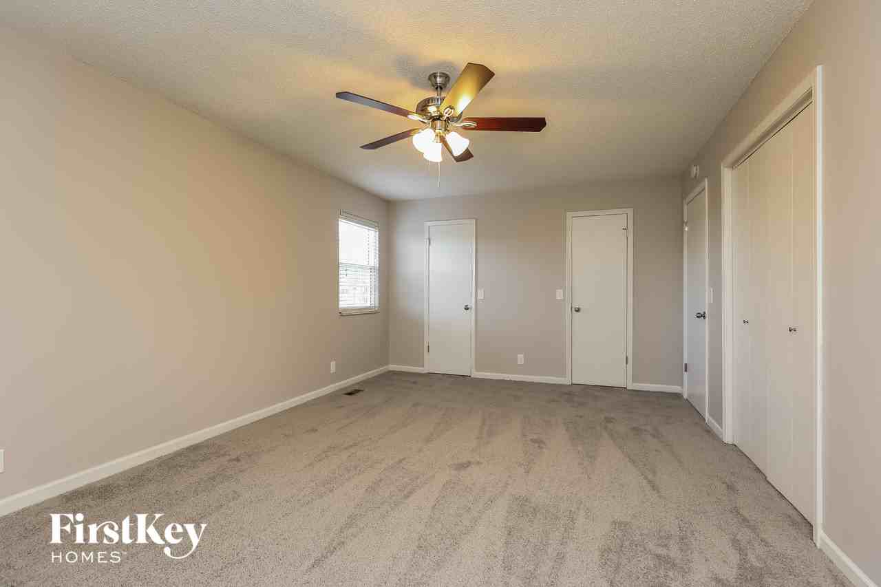1013 Carriage Way Ct - Photo 6 of 15