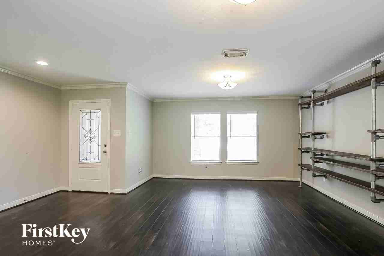 6007 Weisinger Dr - Photo 5 of 15