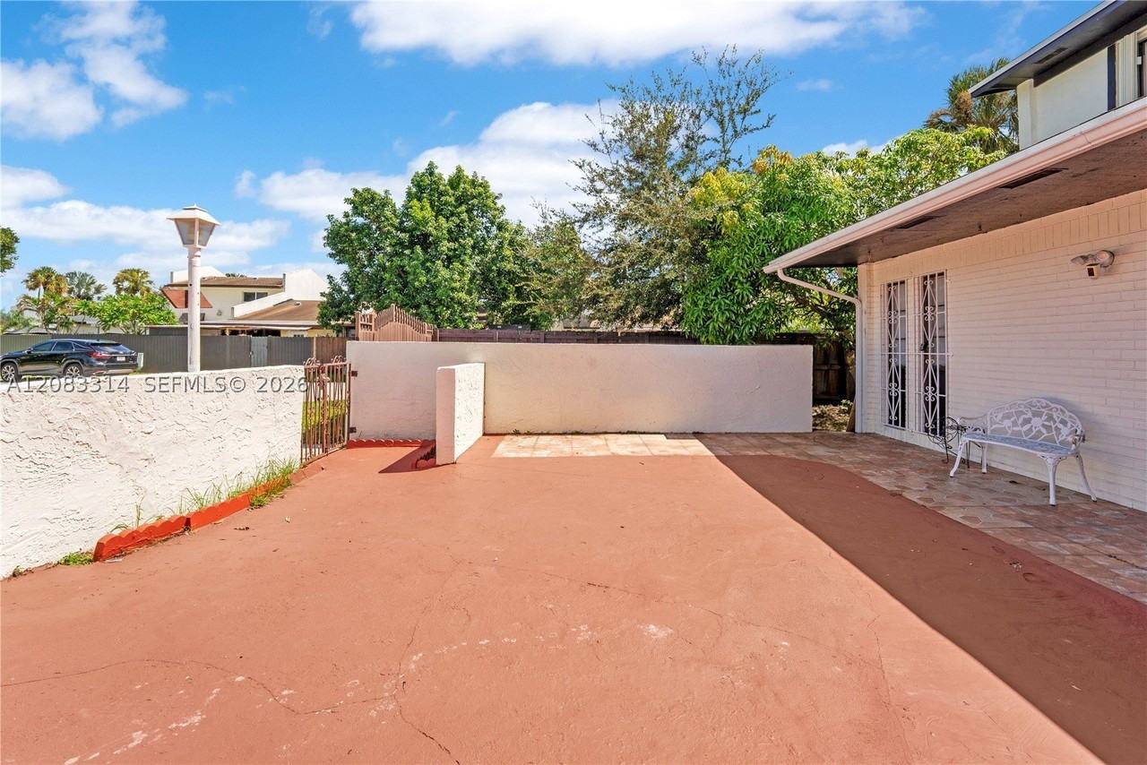 19599 Nw 55th Circle Pl - Photo 4 of 30