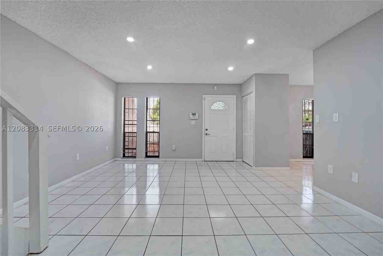 19599 Nw 55th Circle Pl - Photo 7 of 30