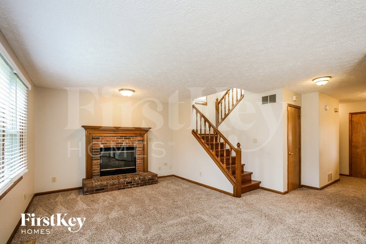 6135 Pillory Dr - Photo 4 of 15