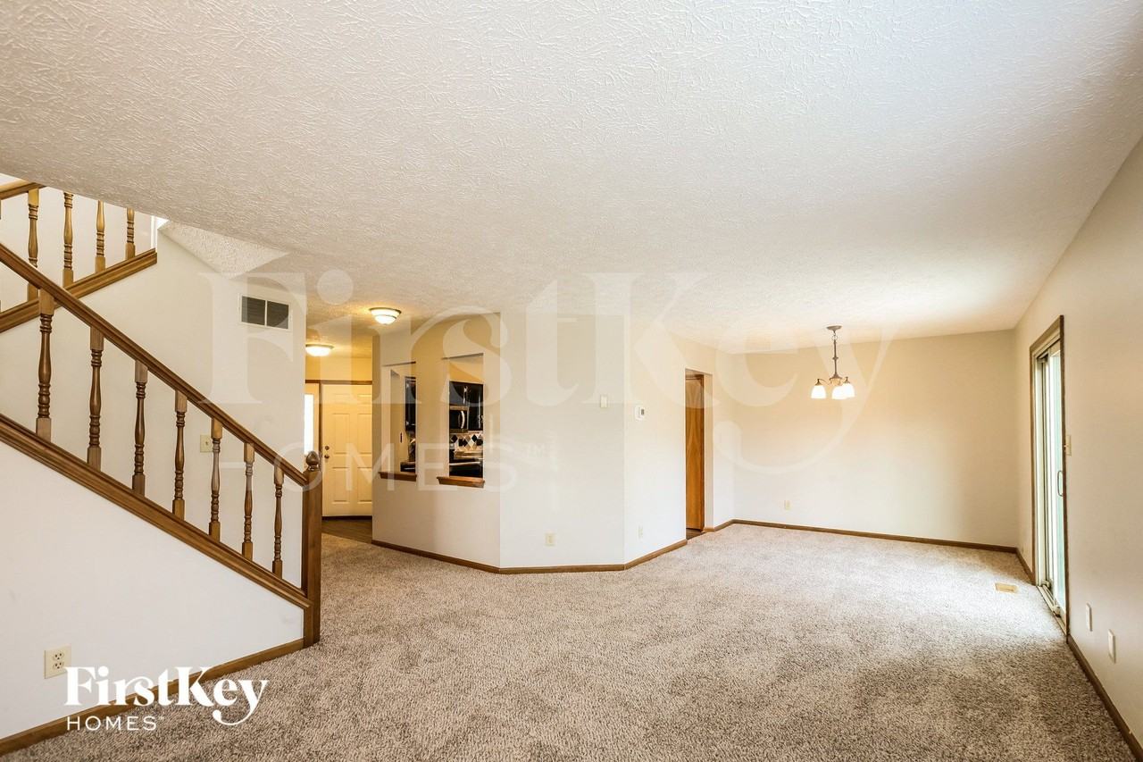 6135 Pillory Dr - Photo 5 of 15