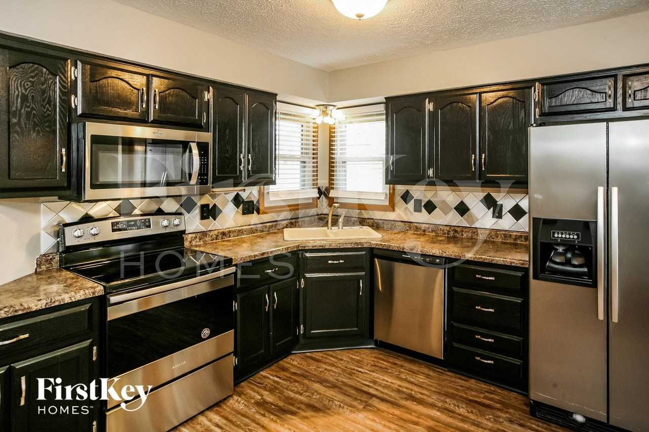6135 Pillory Dr - Photo 7 of 15