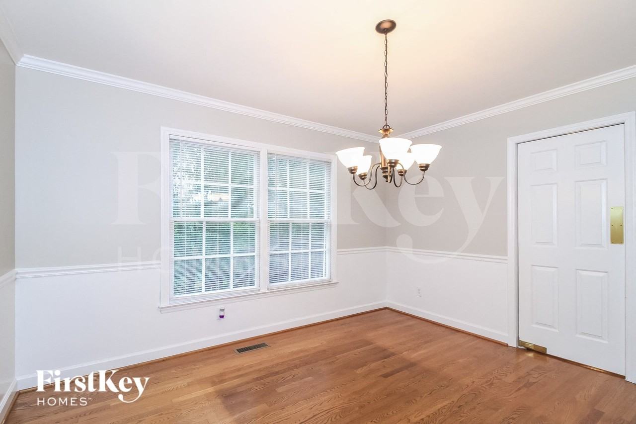 5225 Bridge Pointe Dr - Photo 4 of 15