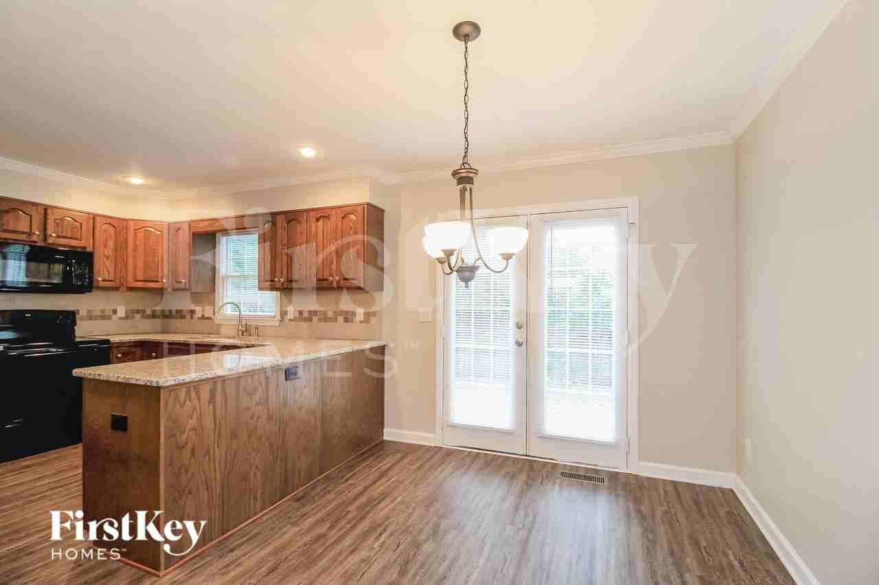 5225 Bridge Pointe Dr - Photo 5 of 15