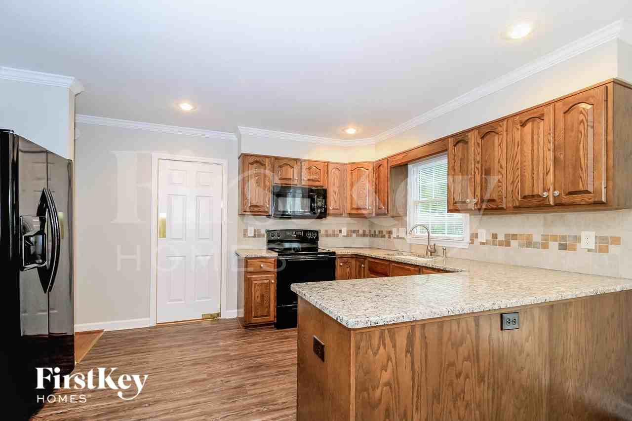 5225 Bridge Pointe Dr - Photo 6 of 15